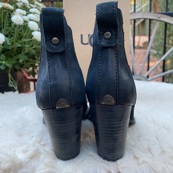 Ugg Cobie black booties - Picture 4 of 4